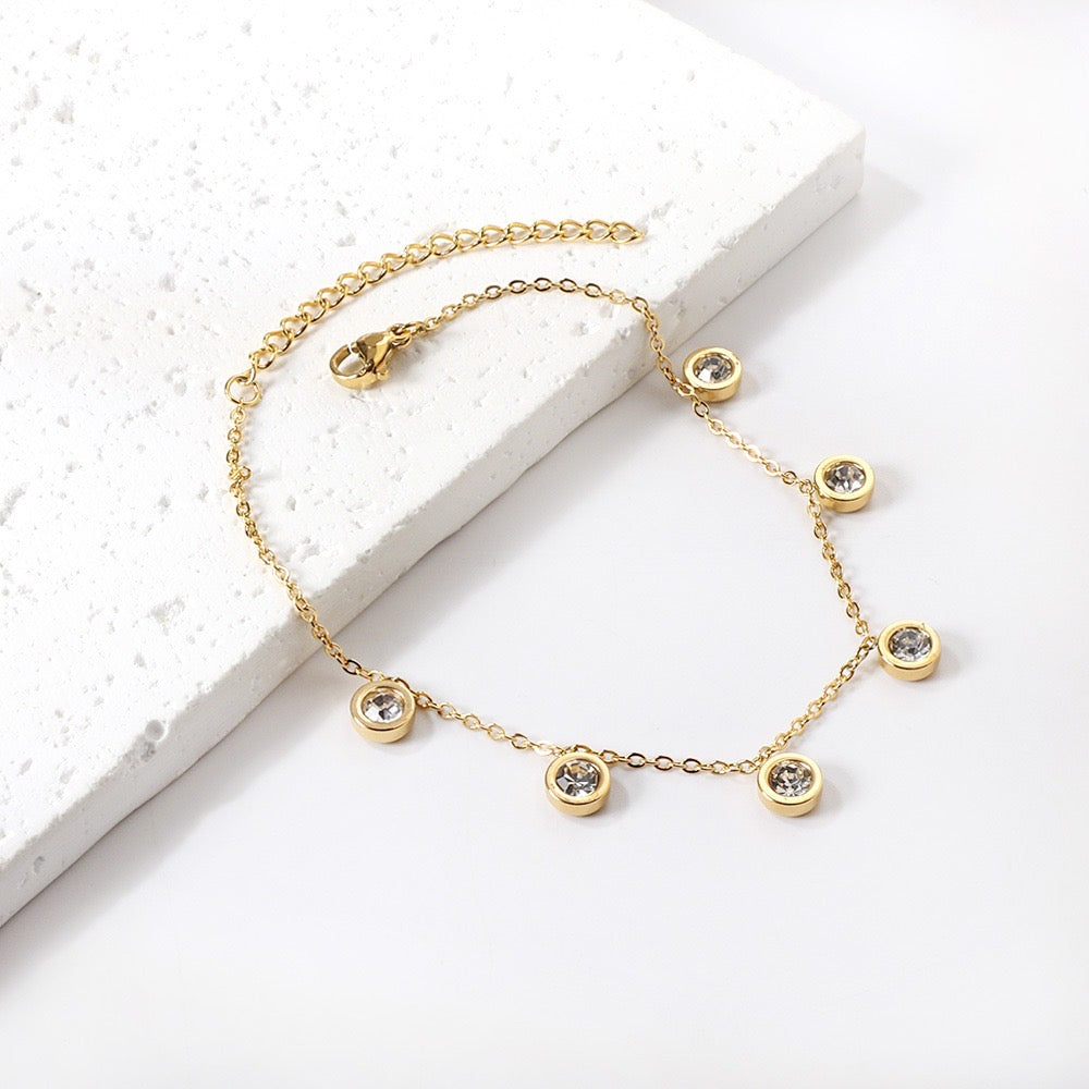 Chic Circlet Gold Charm Anklet
